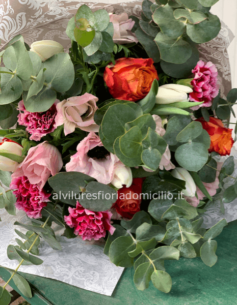 Bouquet  con fiori assortiti
